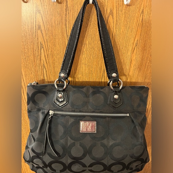 Coach Poppy Monogram Canvas Large Hobo w/ Silver Hardware - Picture 4 of 9